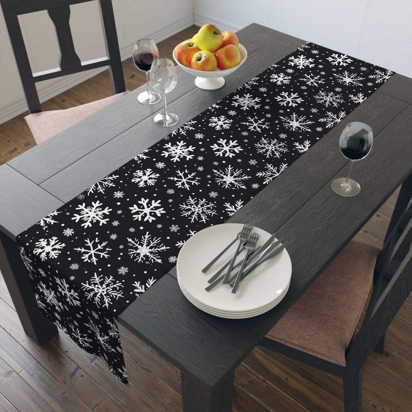 Dark Snowflake Table Runner (Cotton, Poly)