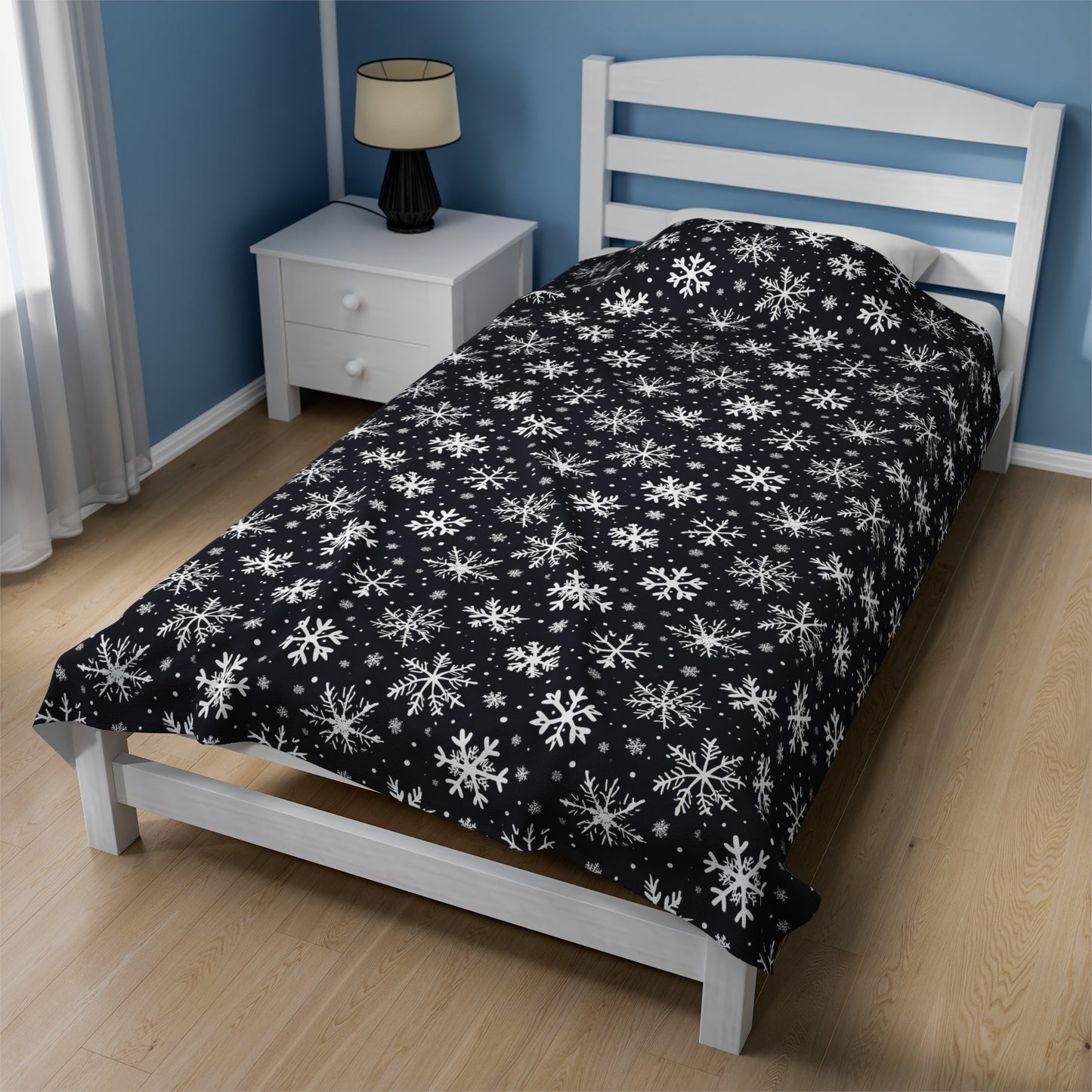 Midnight Snowflake Pattern Velveteen Plush Blanket