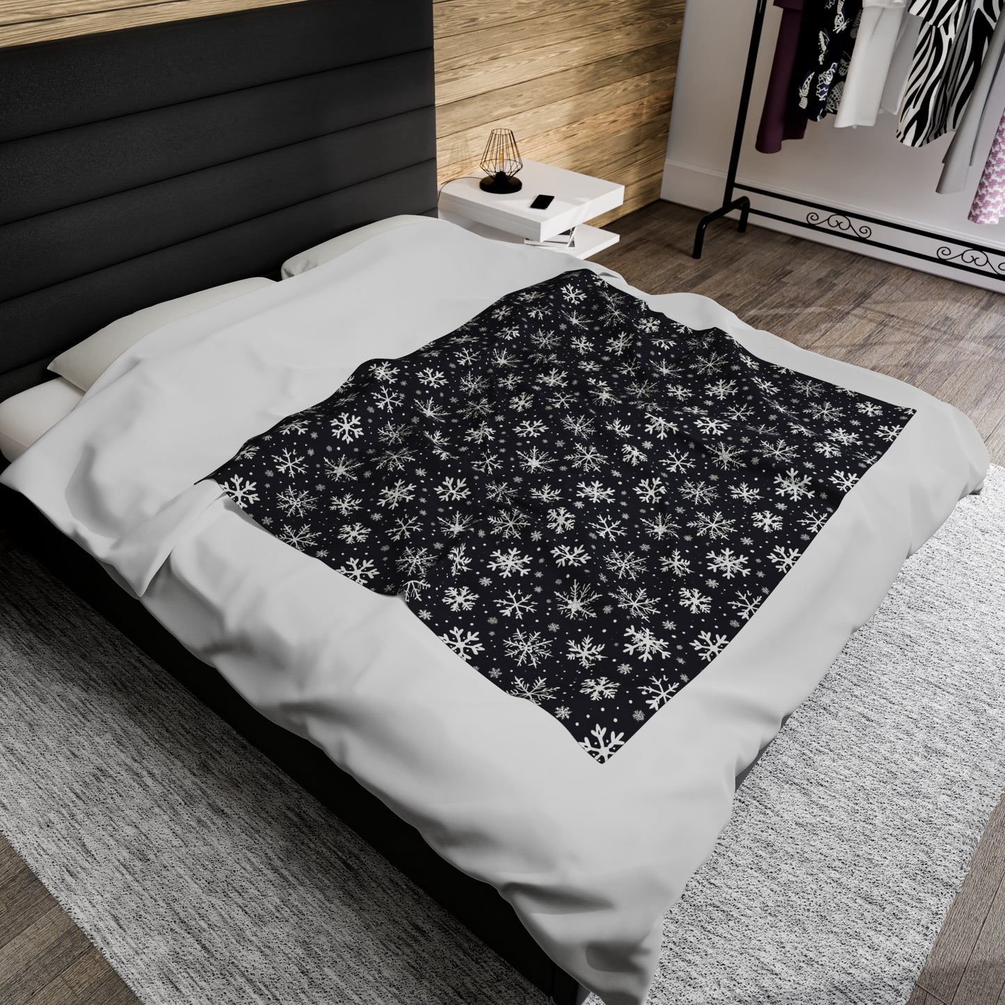 Midnight Snowflake Pattern Velveteen Plush Blanket