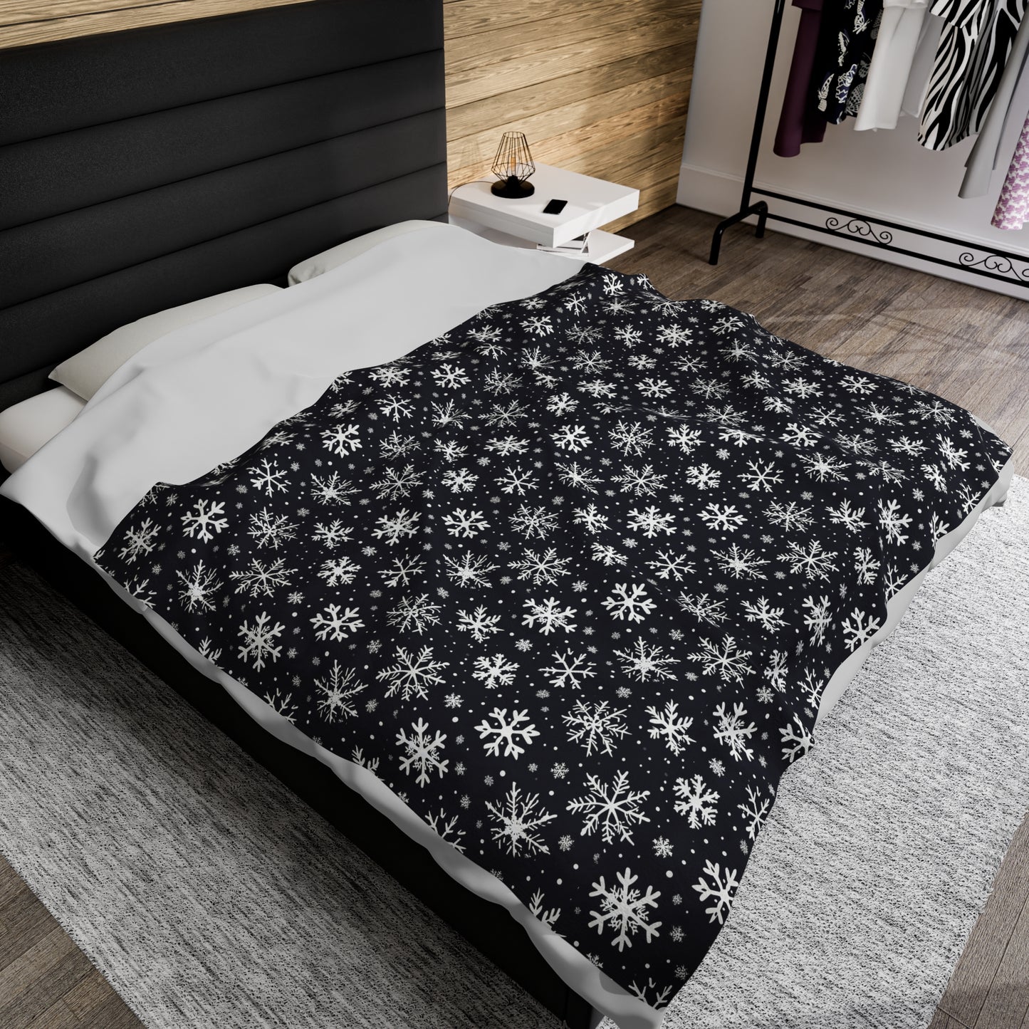 Midnight Snowflake Pattern Velveteen Plush Blanket