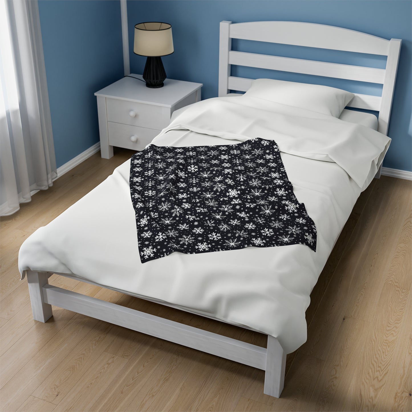 Midnight Snowflake Pattern Velveteen Plush Blanket